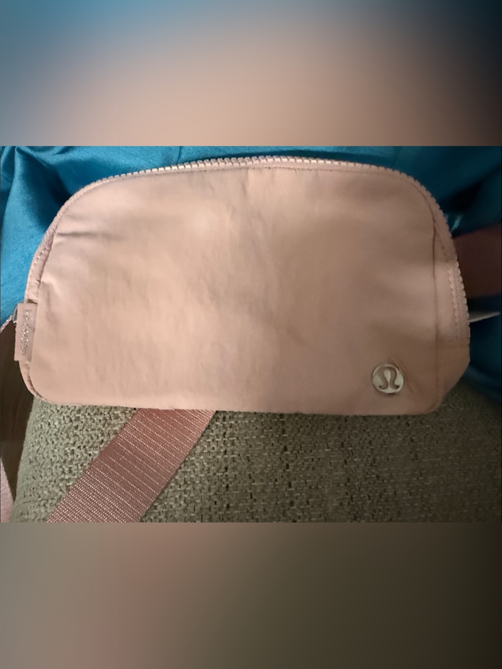 lululemon athletica Pale Pink Crossbody Bag BNWT. DORM ESSENTIALS - Picture 1 of 7